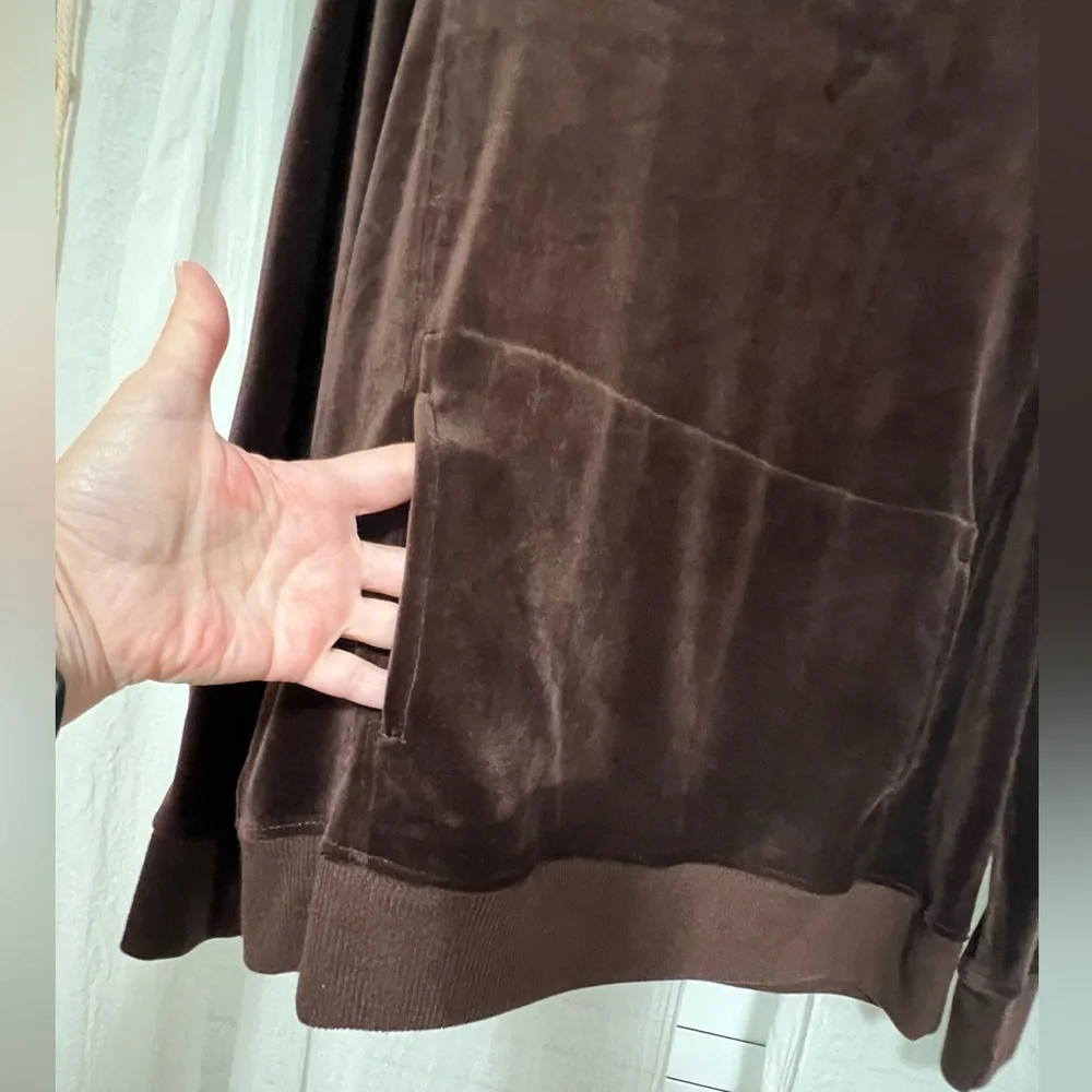 Rich Brown Velour Long Sleeve Top with front pockets. NWOT - Picture 2 of 5
